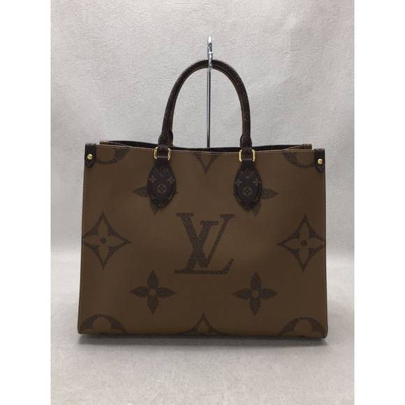 Louis Vuitton On The Go MM Monogram Tote Bag - Picture 3 of 6